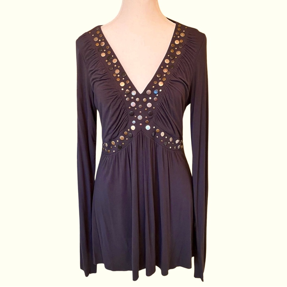 Bailey 44 Witchy Vampy Black Studded V-Neck Top. Large.